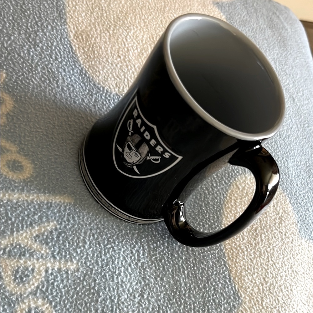 Raiders coffee cup 2011 great shape crate for all you Raiders fans  👍🔥